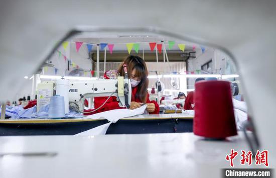 寶媽工廠 武漢女性的創業創新典范，工作帶娃兩不誤，訂單遠銷海外，旅游業務蓬勃發展